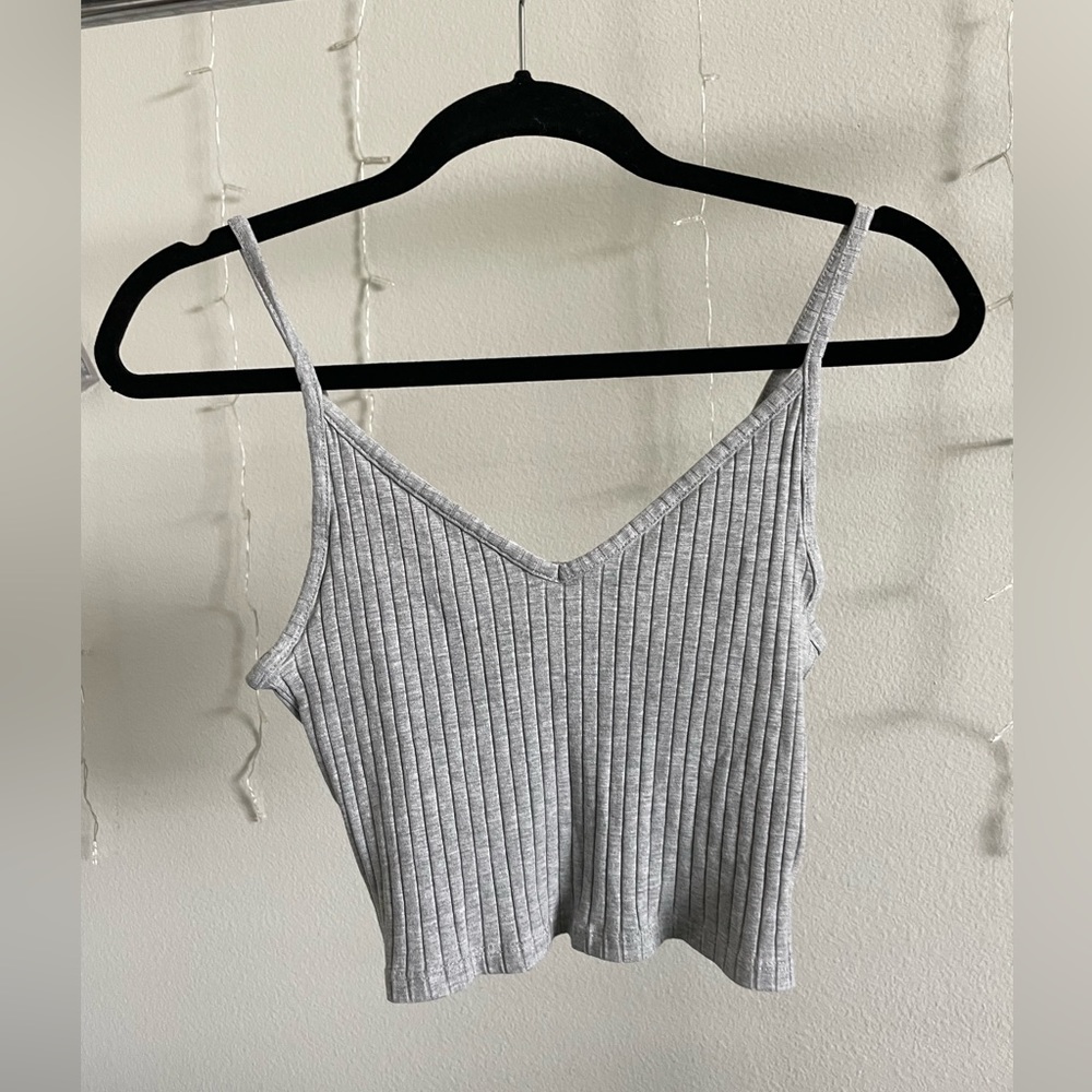 Grey cropped tank top